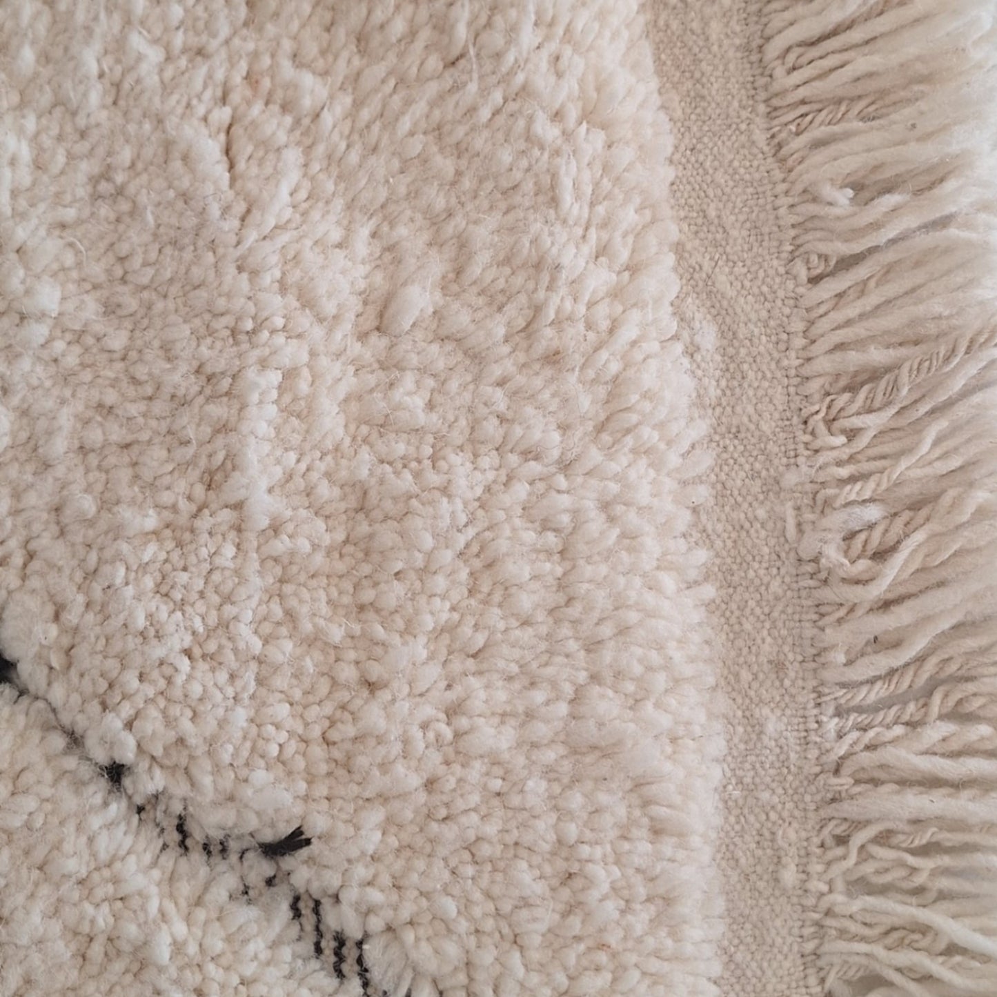 BENI OUARAIN BERBER RUG 140CM X 100CM Ecru / Black