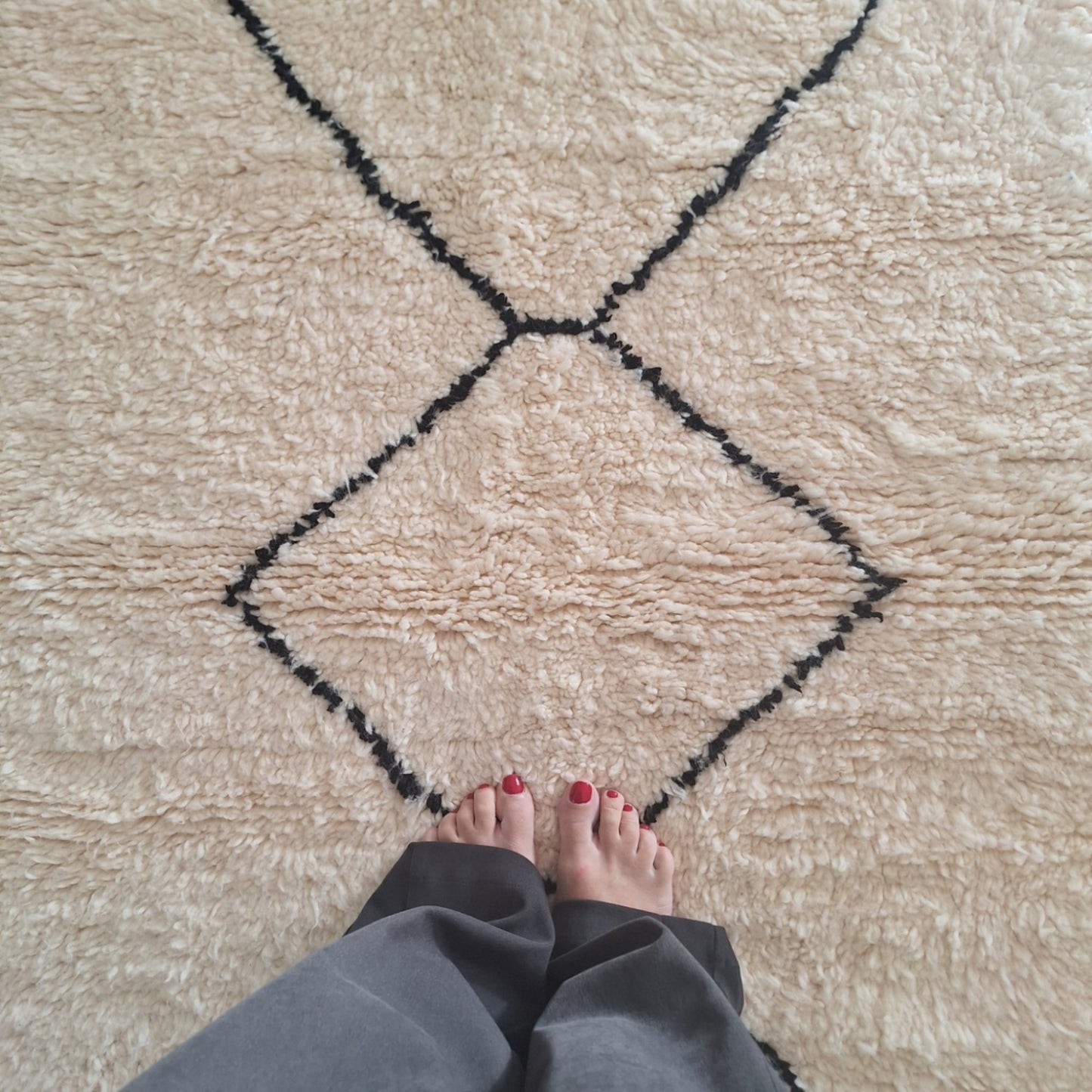 BENI OUARAIN BERBER RUG 140CM X 100CM Ecru / Black