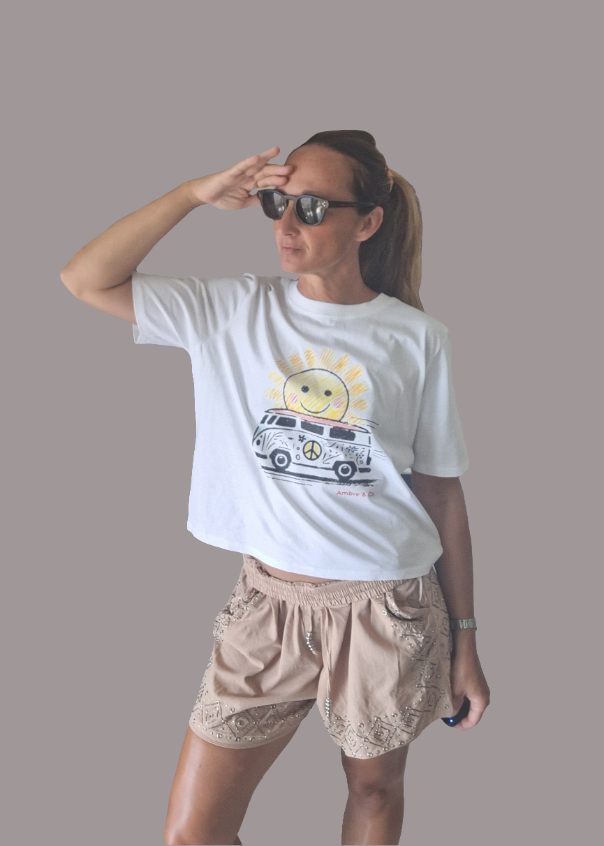 T-shirt femme Sunset, soleil et caravane sur la route