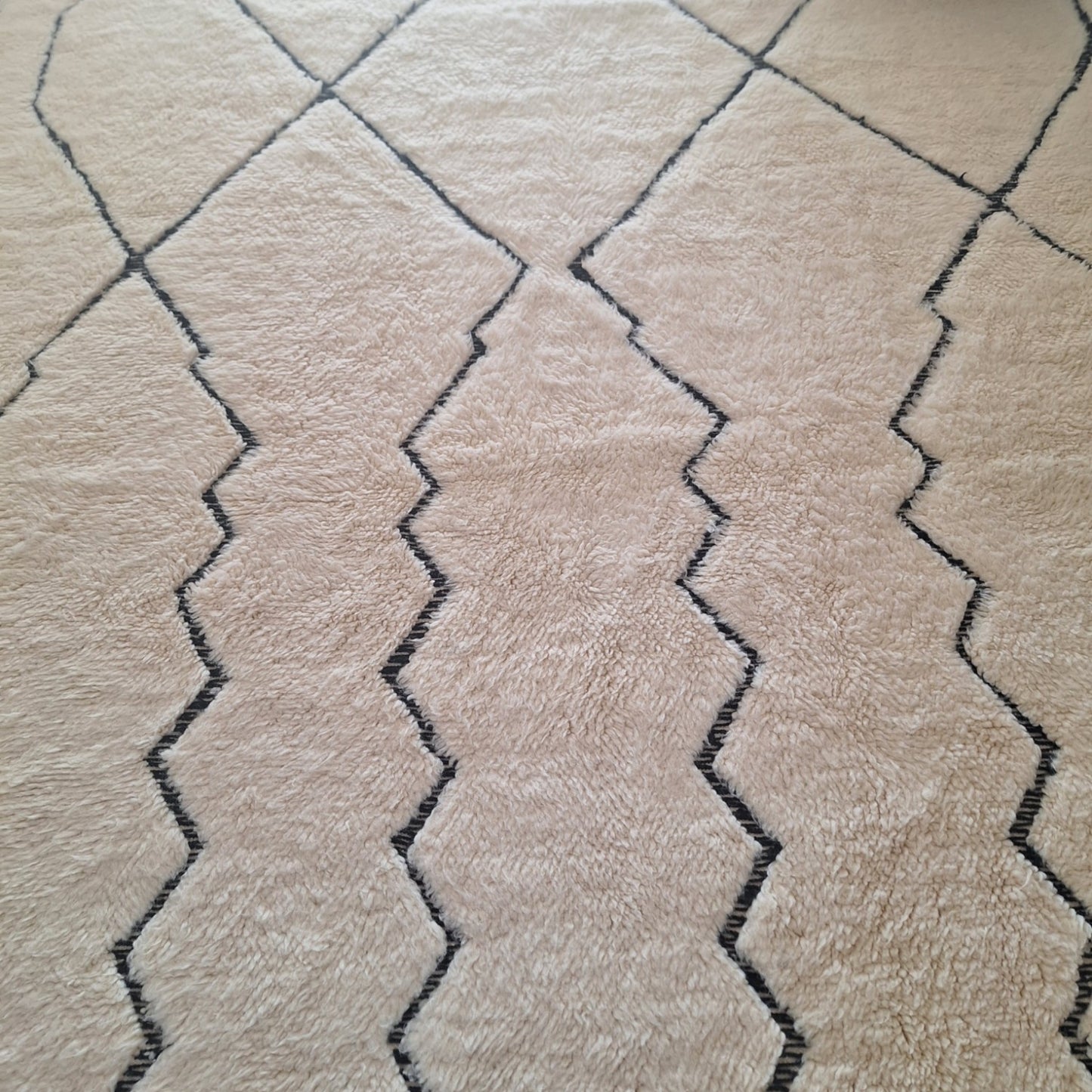 BENI OUARAIN BERBER RUG 305CM X 217CM N°4 Ecru / Black