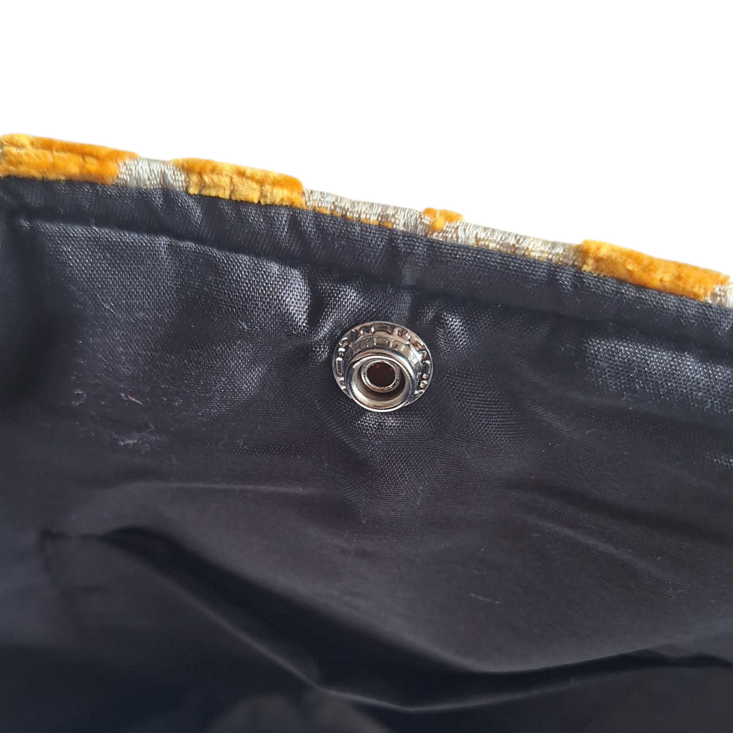 Cabas en tissu coloré fait main – Artisanat marocain éthique et écoresponsable