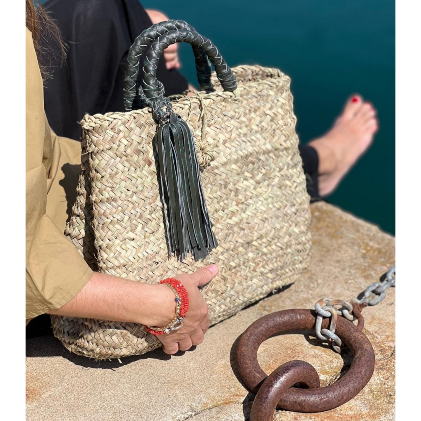 Panier Capo di feno - Anse et pompons en cuir noir