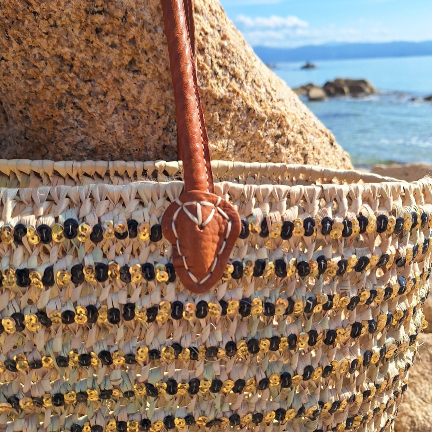 Panier Ibiza avec des Paillettes Noires et dorées