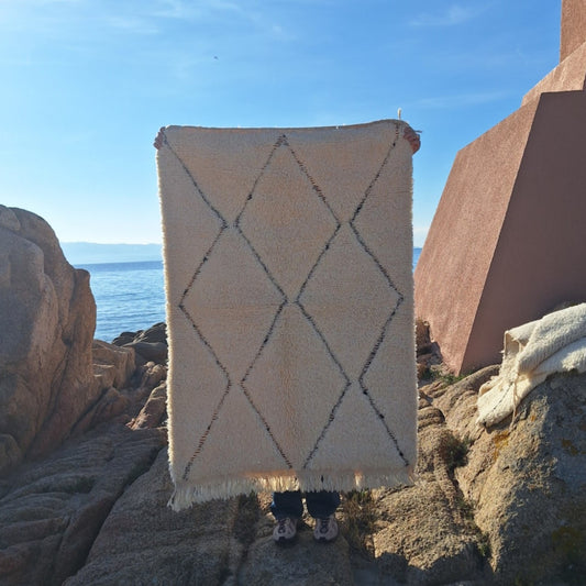 BENI OUARAIN BERBER RUG 140CM X 100CM Ecru / Black