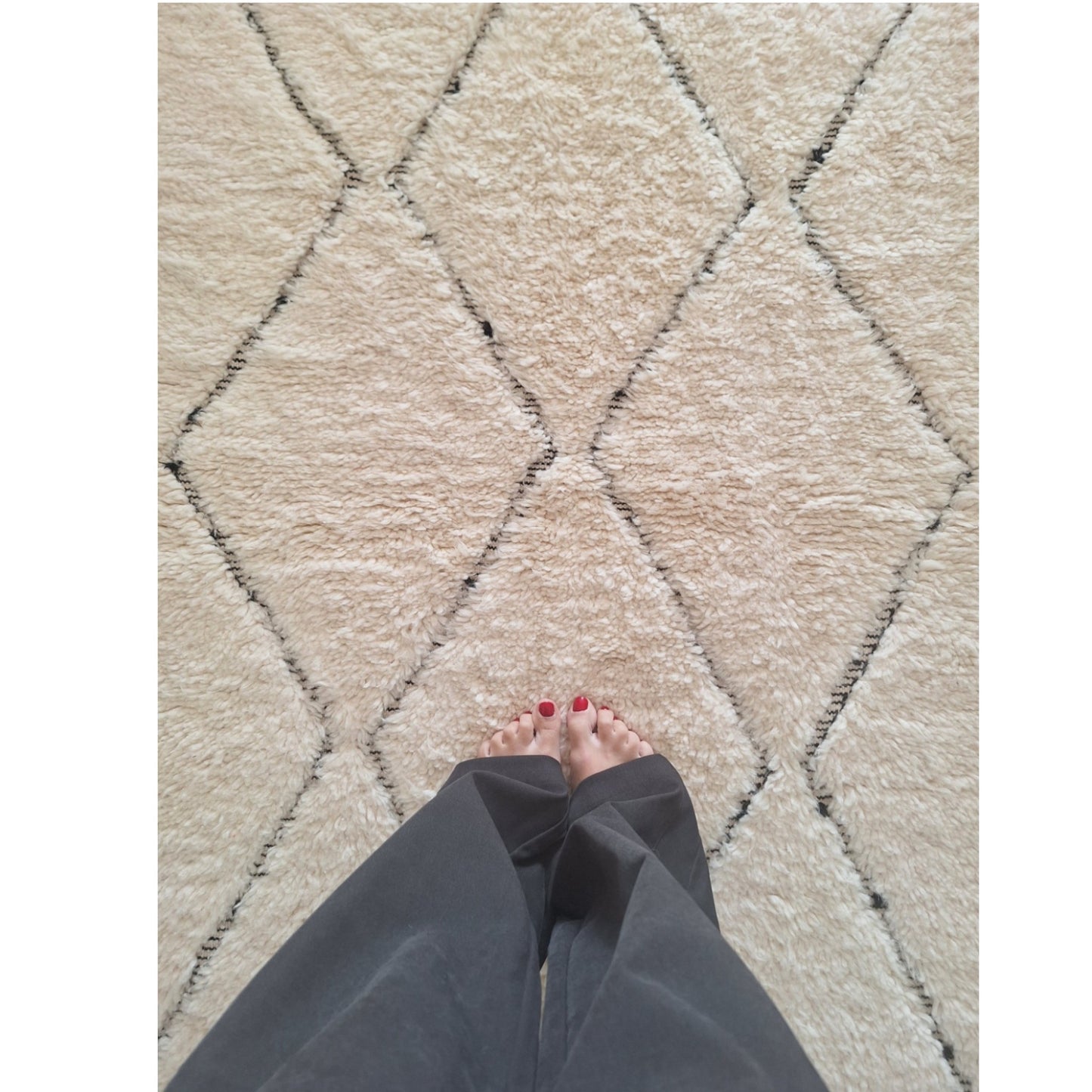 BENI OUARAIN BERBER RUG 140CM X 100CM Ecru / Black