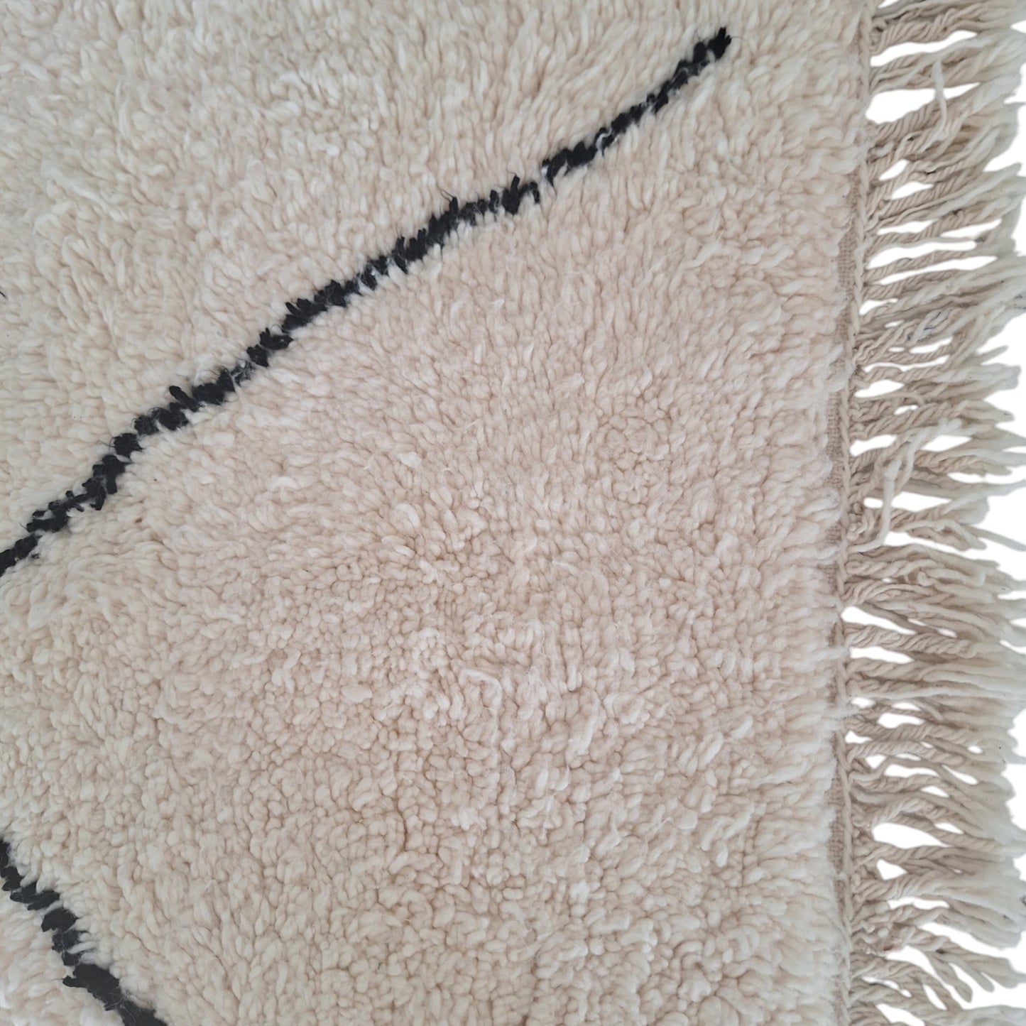BENI OUARAIN BERBER RUG 140CM X 100CM Ecru / Black