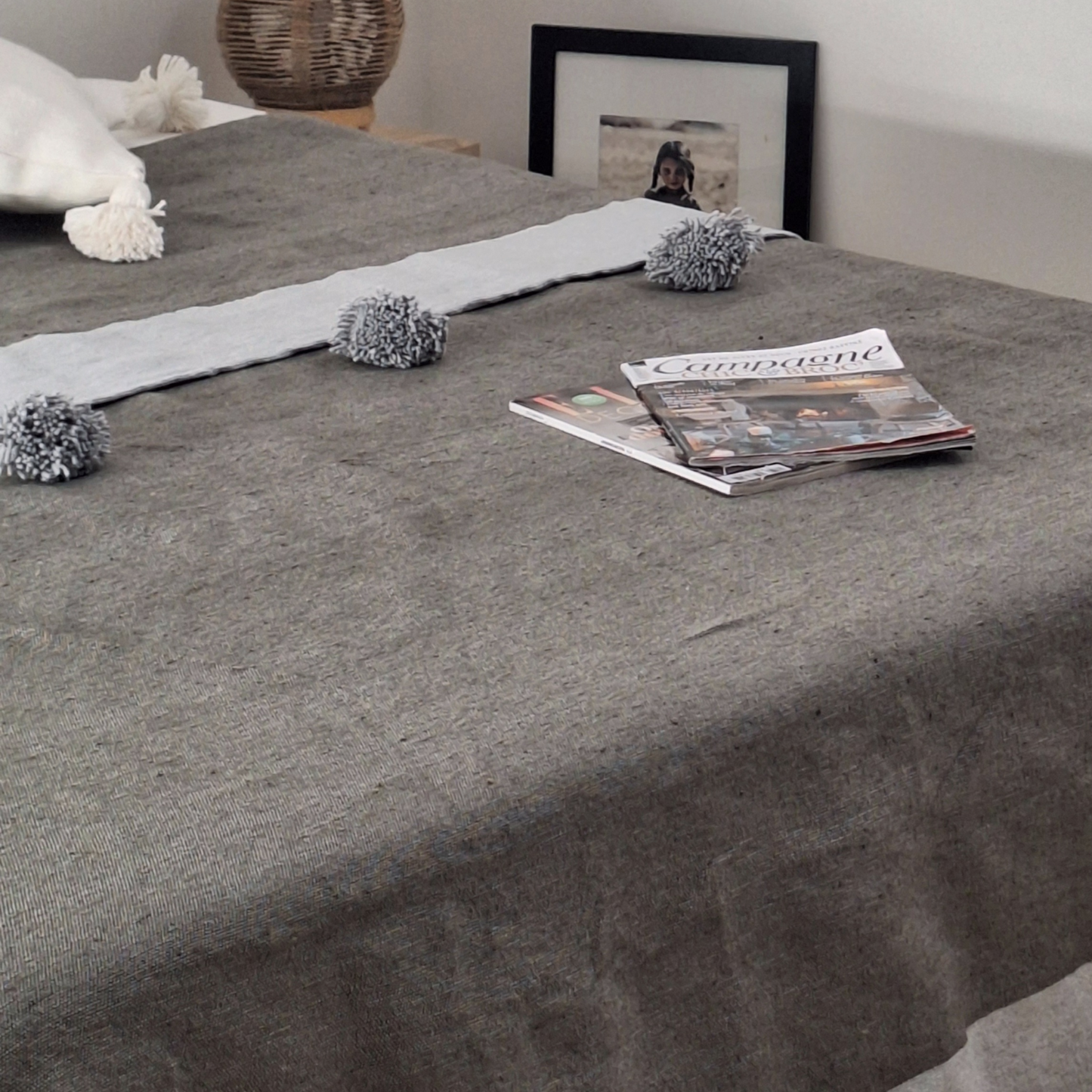 BERBER BEDSPREAD WITH POMPOMS 2 COLORS
