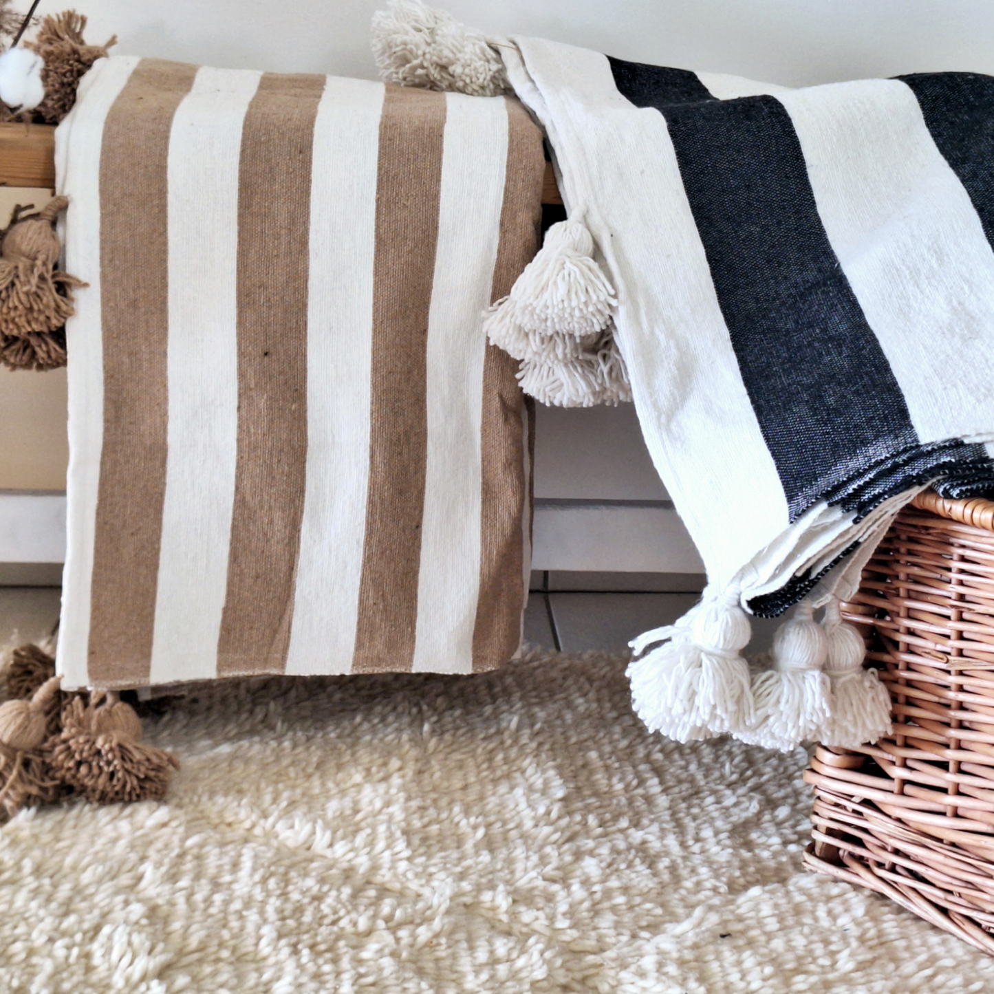 BERBER BEDSPREAD WITH POMPOMS 3 COLORS