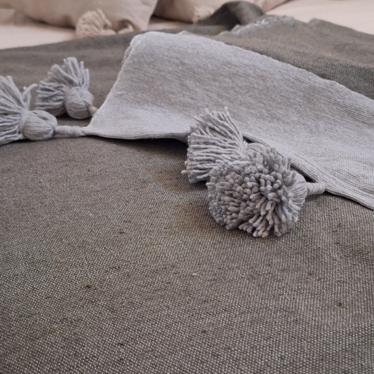 BERBER BEDSPREAD WITH POMPOMS 2 COLORS
