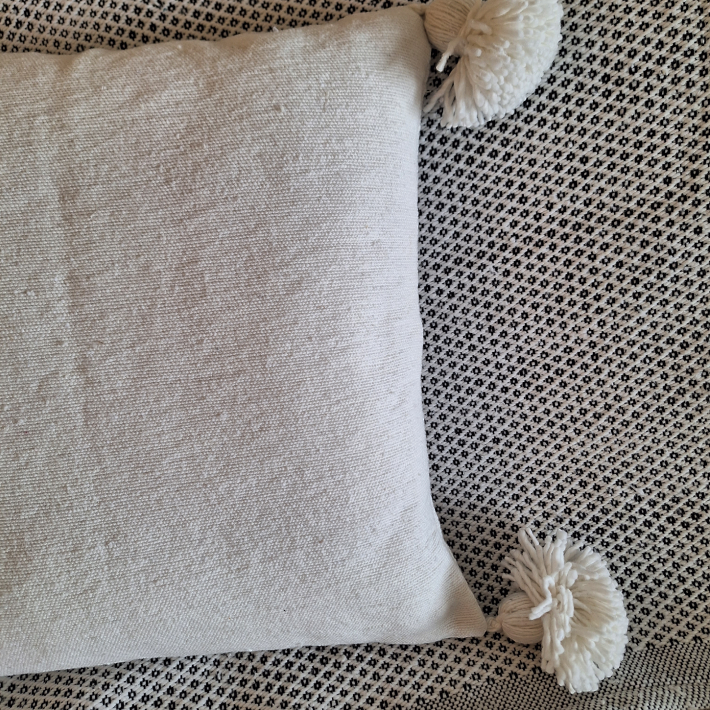 BERBER CUSHION COVER WITH POMPOMS 6 COLORS