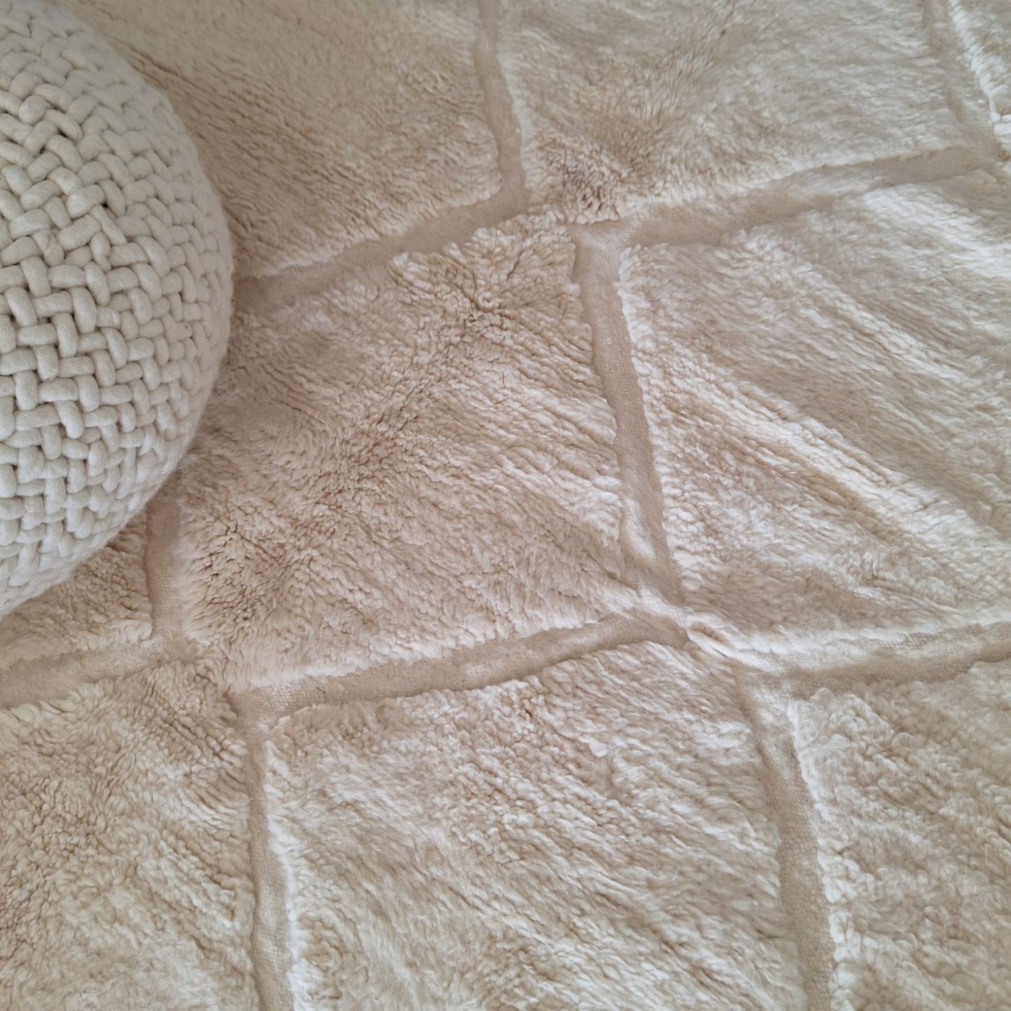 BENI OUARAIN BERBER RUG 258CM X 154CM Ecru