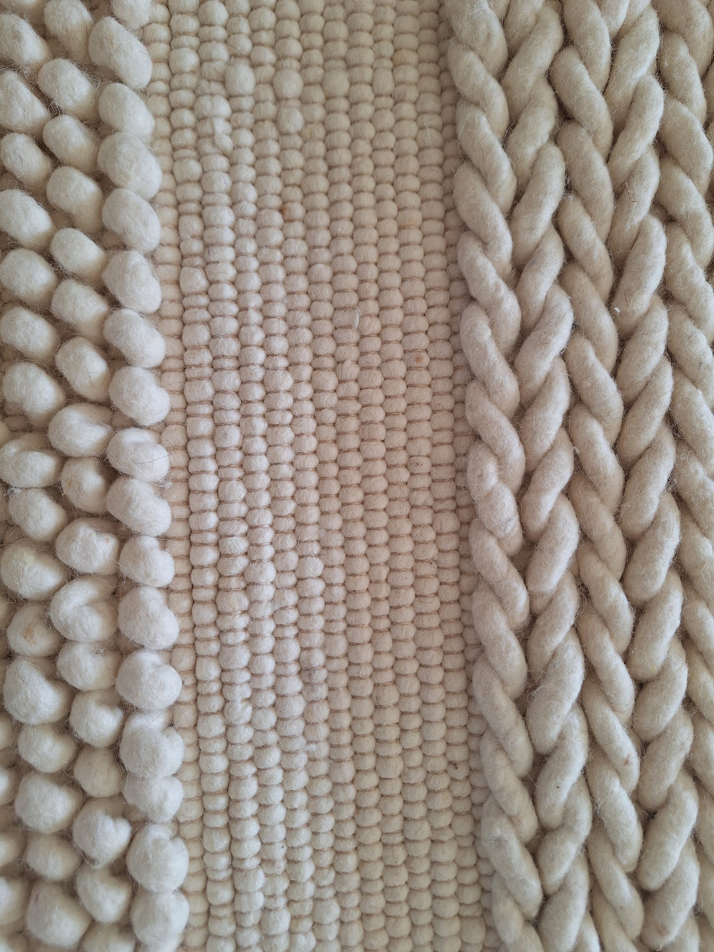 Tapis Boules / Tressé en laine écru  2m40 x 1m70