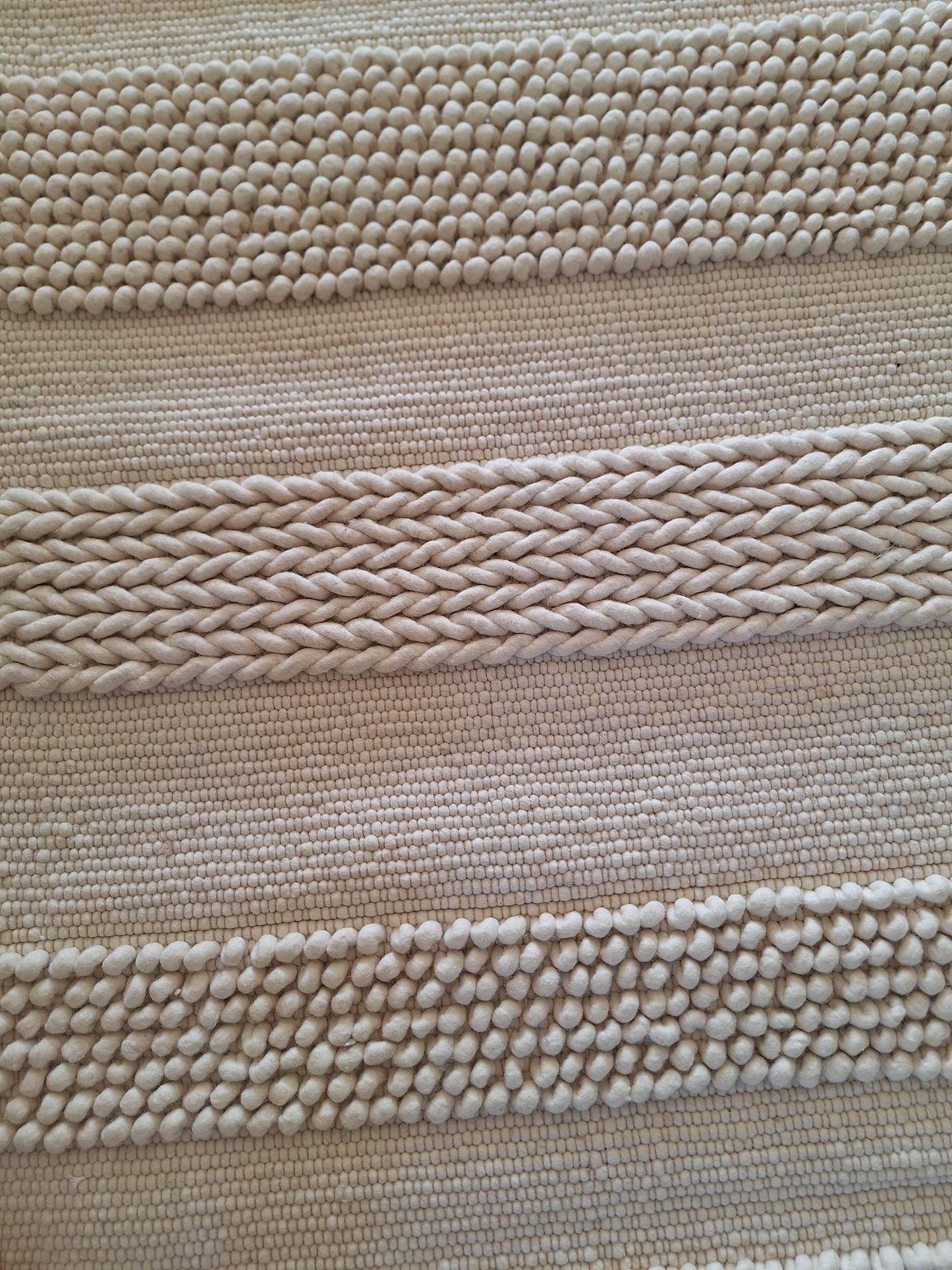 Tapis Boules / Tressé en laine écru  2m40 x 1m70